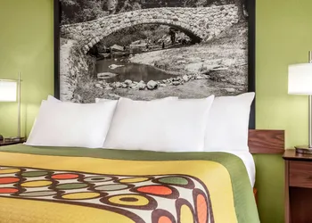 Super 8 by Wyndham Ankeny/Des Moines Area hotel thumbnail 7