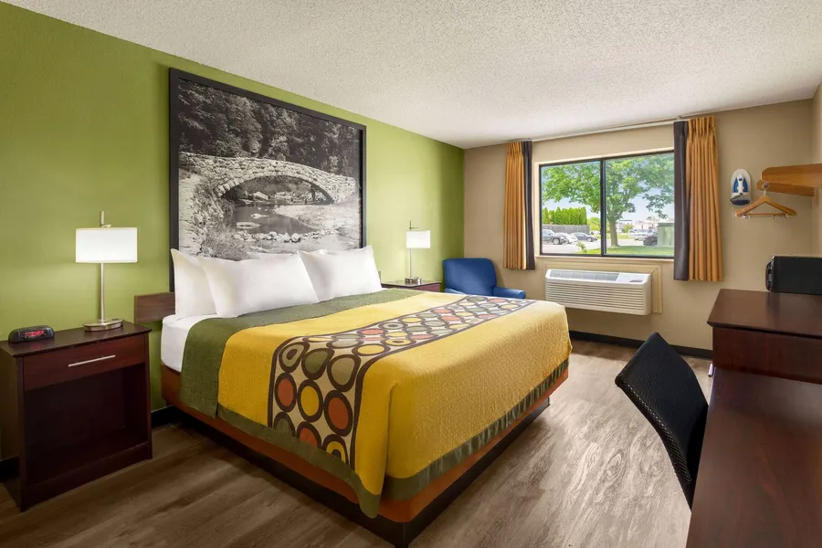 Super 8 by Wyndham Ankeny/Des Moines Area hotel detail image 6