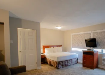Scott's Inn and Suites hotel thumbnail 3