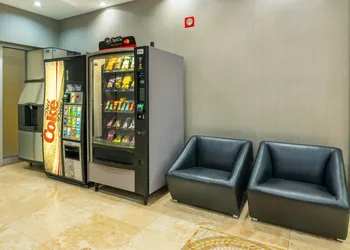 Comfort Inn & Conference Centre Toronto Airport hotel thumbnail 3