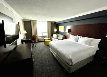 Comfort Inn & Conference Centre Toronto Airport hotel thumbnail 6