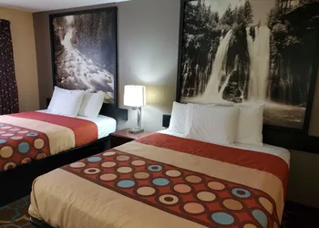 Super 8 by Wyndham Kansas City at Barry Road/Airport hotel thumbnail 6