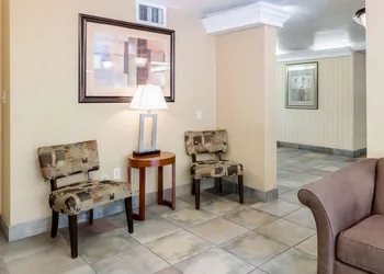 Quality Inn Chicopee - Springfield hotel thumbnail 4