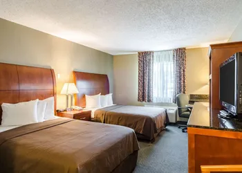 Quality Inn Chicopee - Springfield hotel thumbnail 6