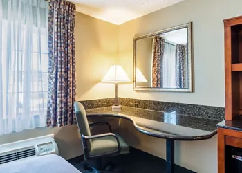 Quality Inn Chicopee - Springfield hotel thumbnail 8
