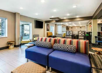 Comfort Inn Airport hotel thumbnail 4