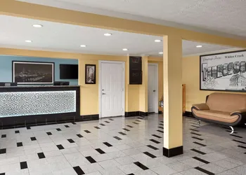 Super 8 by Wyndham Whites Creek/ Nashville NW Area hotel thumbnail 3