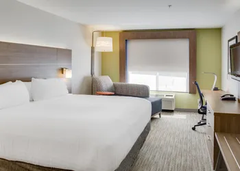 Holiday Inn Express & Suites Chickasha by IHG hotel thumbnail 5