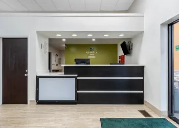 Quality Inn Coraopolis - Pittsburgh Airport hotel thumbnail 2