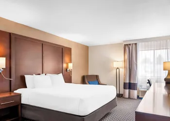 Comfort Inn at Buffalo Bill Village Resort hotel thumbnail 7