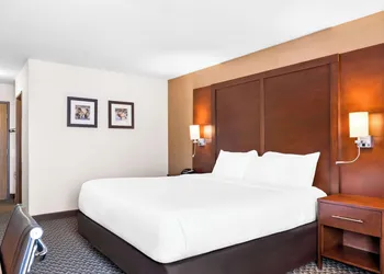 Comfort Inn at Buffalo Bill Village Resort hotel thumbnail 8