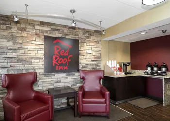 Red Roof Inn Toledo - Maumee hotel thumbnail 2