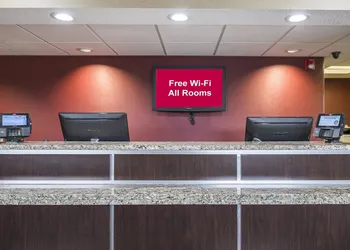 Red Roof Inn Toledo - Maumee hotel thumbnail 3