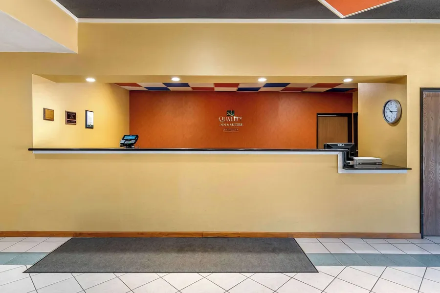 Quality Inn & Suites Lenexa Kansas City hotel detail image 2