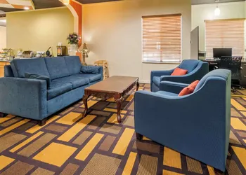 Quality Inn & Suites Lenexa Kansas City hotel thumbnail 3