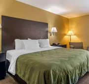 Quality Inn & Suites Lenexa Kansas City hotel detail image 7