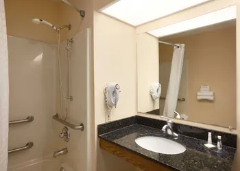 Baymont by Wyndham Gaffney hotel thumbnail 6