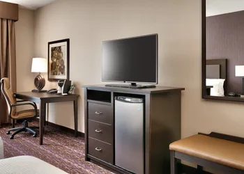 Holiday Inn Express & Suites Billings by IHG hotel thumbnail 3