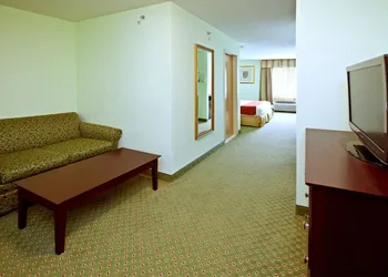 Holiday Inn Express & Suites Scottsburg by IHG hotel thumbnail 6