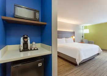 Holiday Inn Express & Suites Scottsburg by IHG hotel thumbnail 8