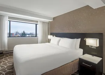 Crowne Plaza Kitchener-Waterloo by IHG hotel thumbnail 5