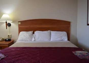 Americas Best Value Inn Jefferson City hotel thumbnail 7