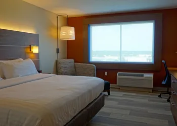 Holiday Inn Express & Suites Omaha - Millard Area by IHG hotel thumbnail 6