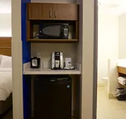 Holiday Inn Express & Suites Omaha - Millard Area by IHG hotel detail image 7