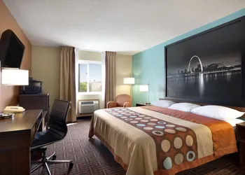 Super 8 by Wyndham Fairview Heights-St. Louis hotel thumbnail 3