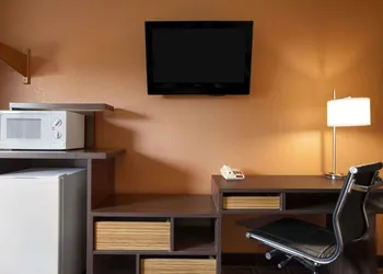 Super 8 by Wyndham Fairview Heights-St. Louis hotel thumbnail 5