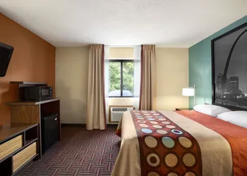 Super 8 by Wyndham Fairview Heights-St. Louis hotel thumbnail 6
