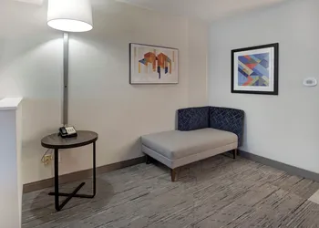 Holiday Inn Express Portland East - Troutdale by IHG hotel thumbnail 3