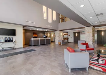 Best Western Plus Eastgate Inn & Suites hotel thumbnail 2