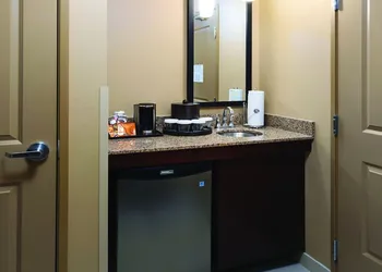 ClubHouse Hotel & Suites - Fargo hotel thumbnail 5