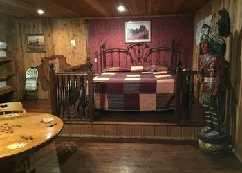 Wildwood Inn Tropical Dome & Theme Suites hotel thumbnail 7