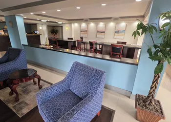 Days Inn by Wyndham Florida City hotel thumbnail 2