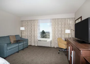 Hampton Inn Lincoln Airport hotel thumbnail 4