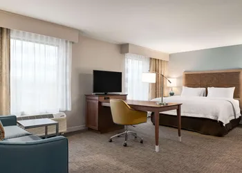 Hampton Inn Lincoln Airport hotel thumbnail 8