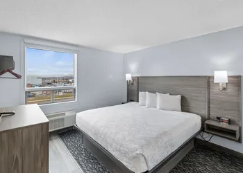 Emerald Hotel & Suites hotel thumbnail 6