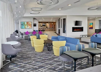DoubleTree by Hilton Edmonton Downtown hotel thumbnail 6