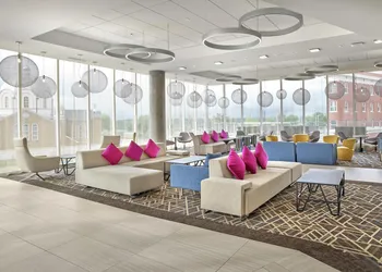 DoubleTree by Hilton Edmonton Downtown hotel thumbnail 5