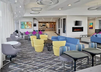 DoubleTree by Hilton Edmonton Downtown hotel thumbnail 6