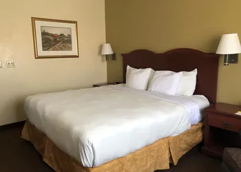 Days Inn by Wyndham Bernalillo hotel thumbnail 6