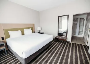Parkview Inn & Suites Lancaster hotel thumbnail 7