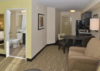 Candlewood Suites Eugene Springfield by IHG hotel thumbnail 2