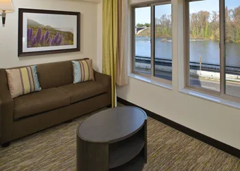 Candlewood Suites Eugene Springfield by IHG hotel thumbnail 3