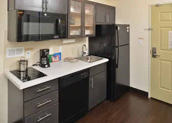 Candlewood Suites Eugene Springfield by IHG hotel thumbnail 8