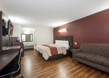 Red Roof Inn Starkville - University hotel thumbnail 4
