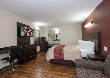 Red Roof Inn Starkville - University hotel thumbnail 7