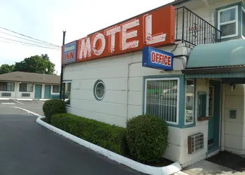 Milwaukie Inn Portland South hotel thumbnail 2